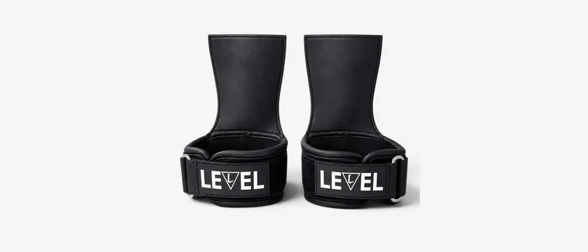 Power Grips von Level Equipment in Schwarz mit Logo auf dem Klettverschluss