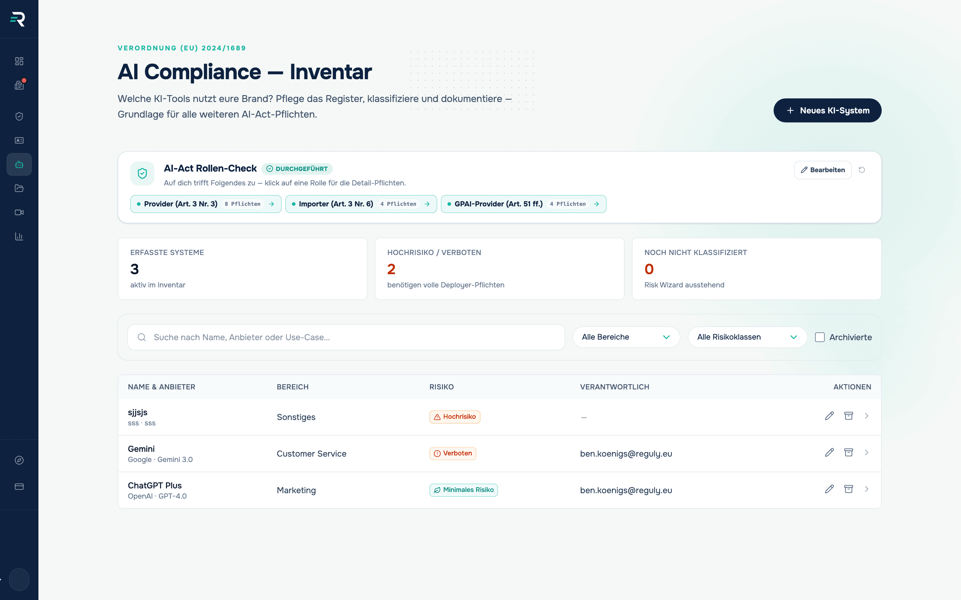 KI-Inventar in Reguly zur Verordnung (EU) 2024/1689: durchgeführter AI-Act-Rollen-Check mit den Rollen Provider, Importer und GPAI-Provider samt Pflichtenzahl, den Kennzahlen 3 erfasste Systeme, 2 Hochrisiko oder verboten und 0 noch nicht klassifiziert, darunter Suche mit Filtern für Bereich und Risikoklasse und die Tabelle mit Gemini und ChatGPT Plus samt Risiko-Badge und verantwortlicher Adresse